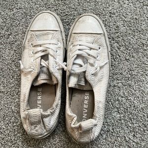 White stretchy low top converse